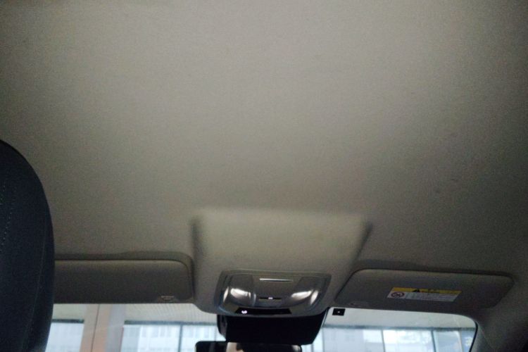 Used ORA Good Cat 2023 401 km Standard Range Luxury Version Lithium Iron Phosphate Headliner