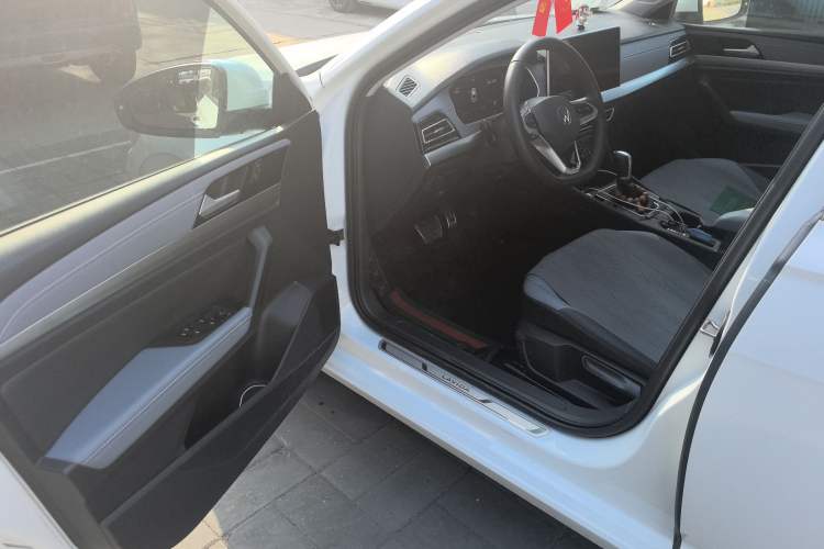 Used Volkswagen Lavida 2023 Revised Version 1.5L Automatic Starry Sky Edition – 5 Million Units
