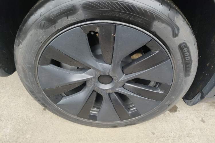 Used Tesla Model Y 2023 Rear-Wheel-Drive Version
