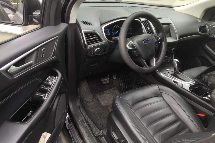 Used Ford Edge 2018 EcoBoost 245 Two-Wheel-Drive Titanium 7-Seater China V Standard
