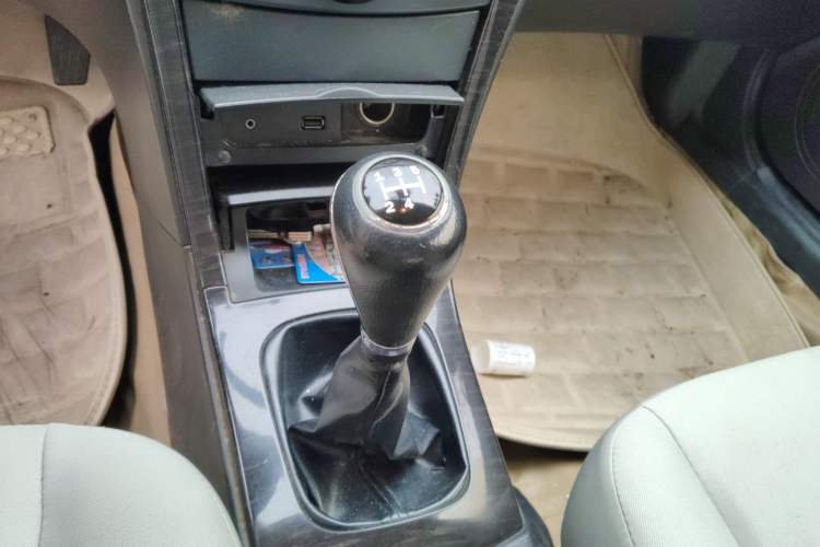 Used Haima Fumei 2013 Sedan 1.6L Manual Champion Edition Gear Lever