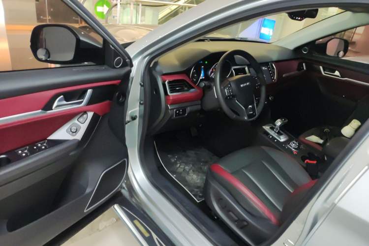 Used Haval H6 Coupe 2020 SmartConnect Edition 1.5T Automatic Two-Wheel Drive Luxury SmartConnect Model Driver Seat