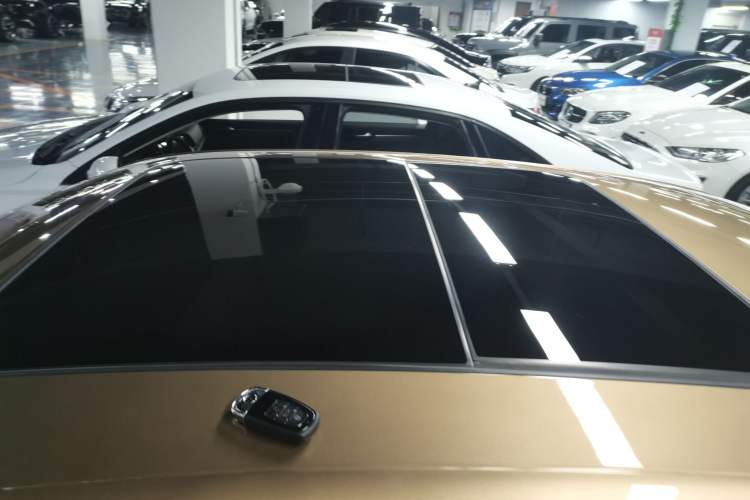 Used Volkswagen Phideon 2021 380TSI Luxury Edition Roof