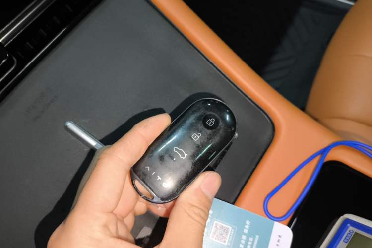 Used Hima AITO M7 2024 1.5T Four-Wheel Drive Plus Version 5 Seats Vehicle Key