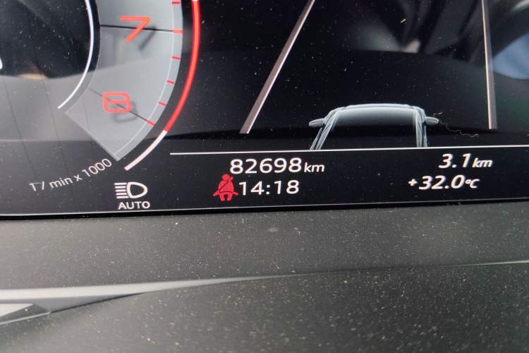 Used Audi A6L 2020 45 TFSI Prestige Dynamic Edition Odometer Close Up