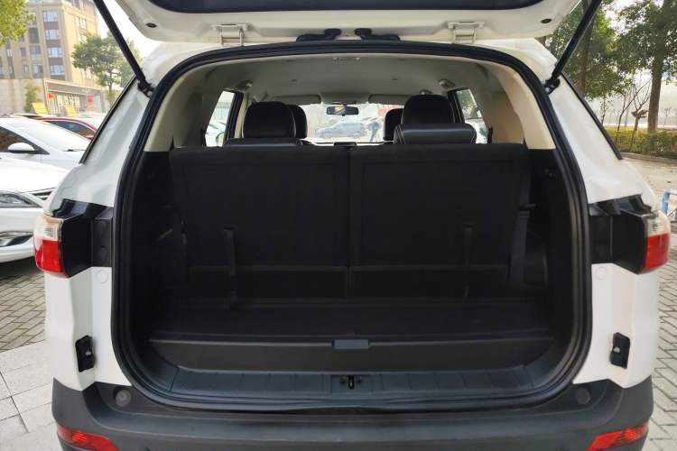 Used Dongfeng Fengon S560 2019 1.8L Manual Urban Model
