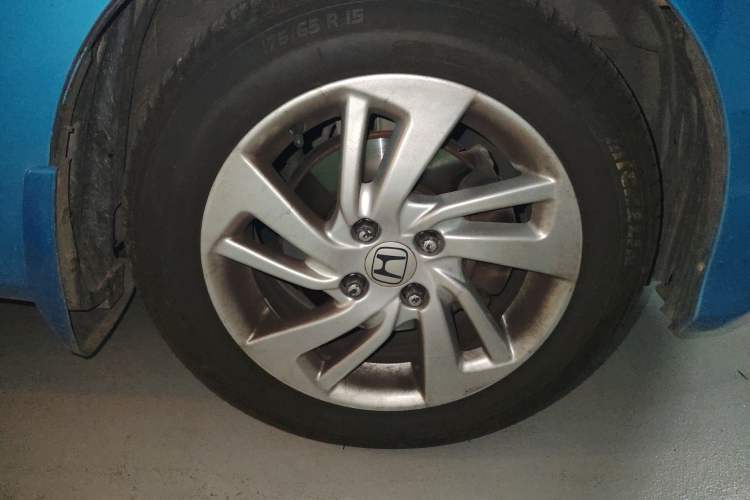 Used Honda Fit 2011 1.3L manual Comfort version
