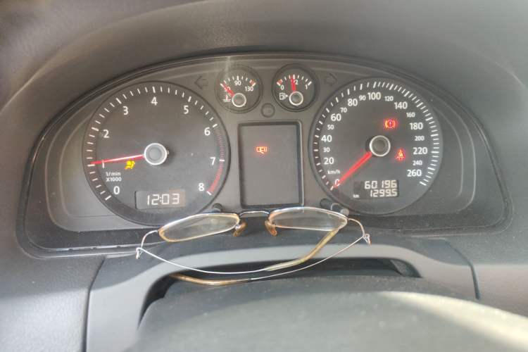 Used Volkswagen Passat 2011 2.0L Manual Luxury Version