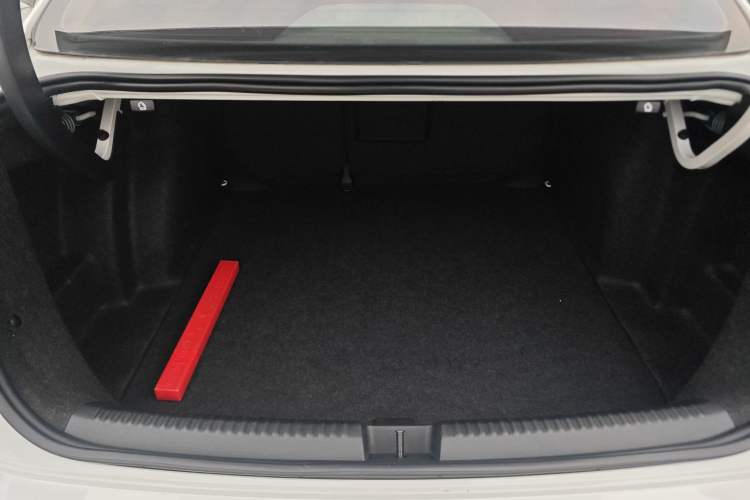 Used Volkswagen Sagitar 2017 180TSI Automatic Luxury Edition
