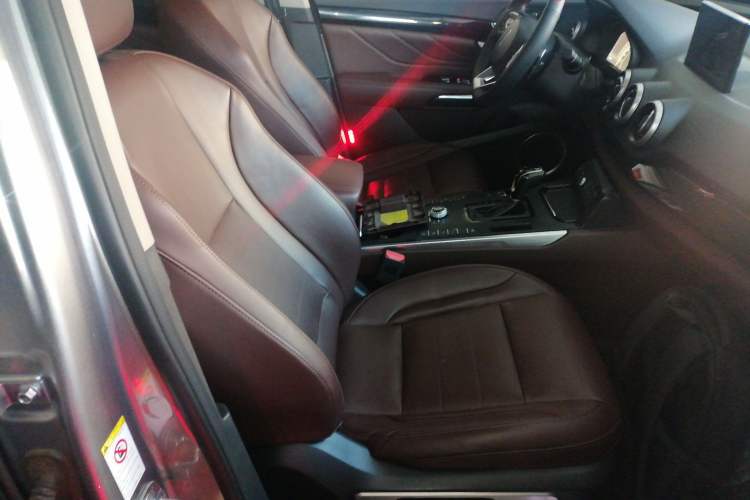 Used Wey VV7 2017 2.0T Flagship Model
