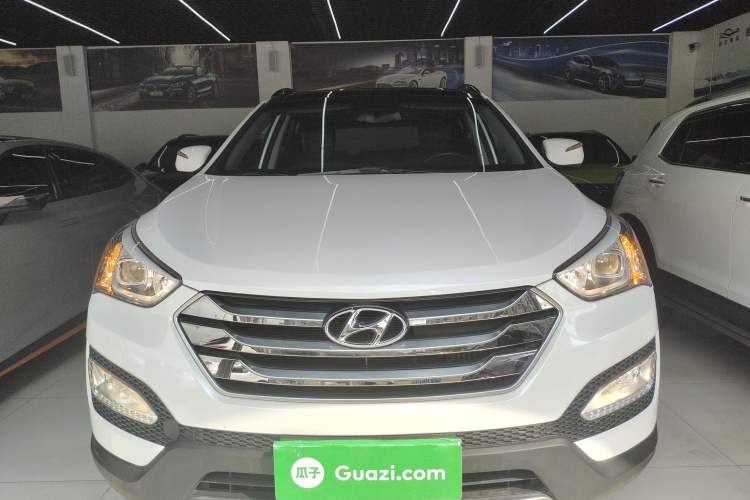 Used Hyundai Santa Fe 2015 2.0T Automatic Two-Wheel Drive Smart Version 5 Seats Front