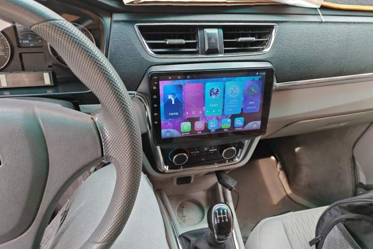 Used Jinbei New Hiace X30L CNG 2021 1.5L Natural Gas Wealth Single-Steaming Air-Conditioned Van SWCC15M
