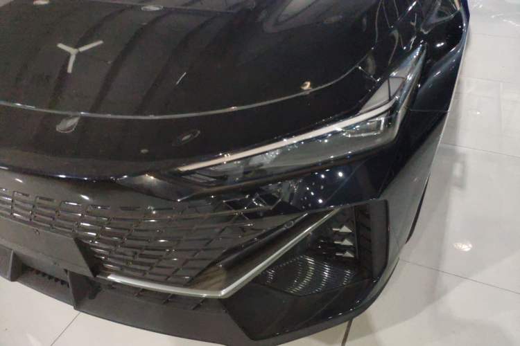 Used Changan UNI-V iDD 2023 ZhiDian iDD 1.5T 113km Smart & Fun Version