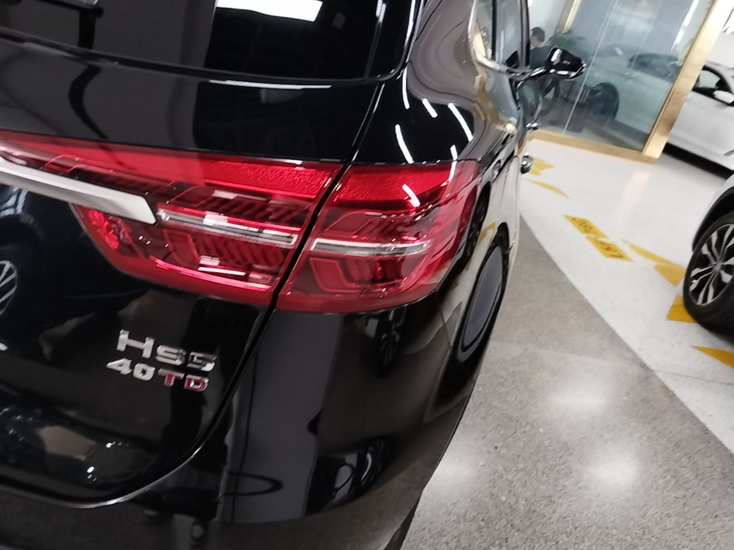 Hongqi HS5 2022 Facelifted Version 2.0T Smart Connect Flagship All-Wheel-Drive Edition — снимка 9