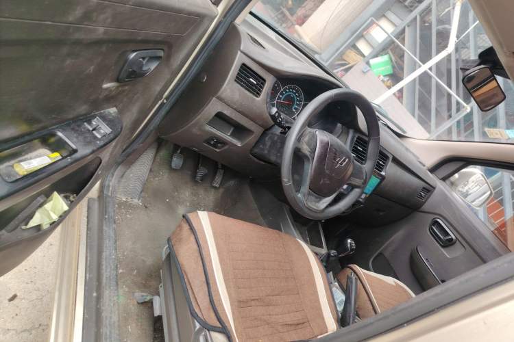 Used Wuling Rongguang V 2016 1.5L Standard Version Driver Seat