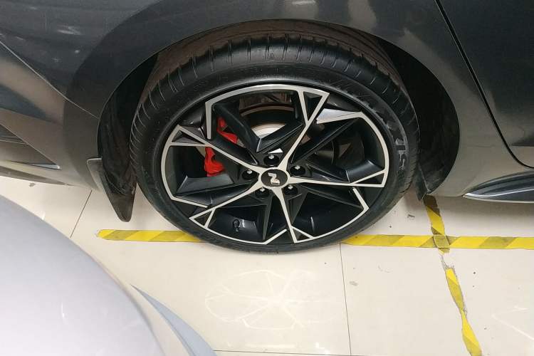 Used Hyundai Lafesta 2023 270T N Line DLX Luxury Edition Right Rear Wheel Hub