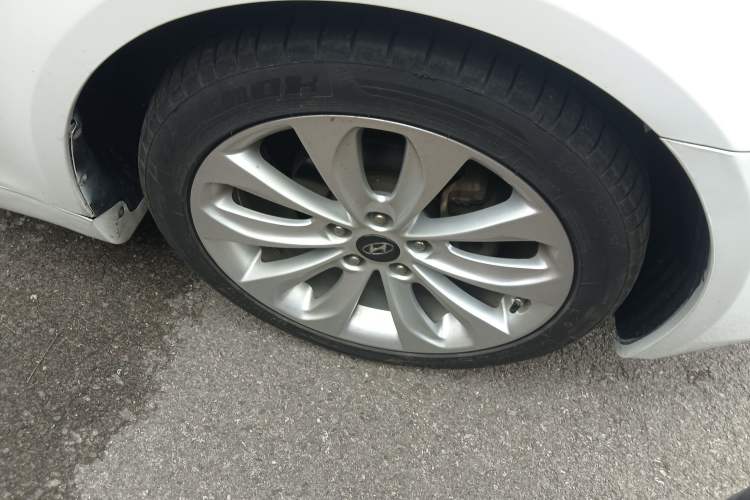 Used Hyundai Sonata 2011 2.0L Automatic Top-Grade Version
