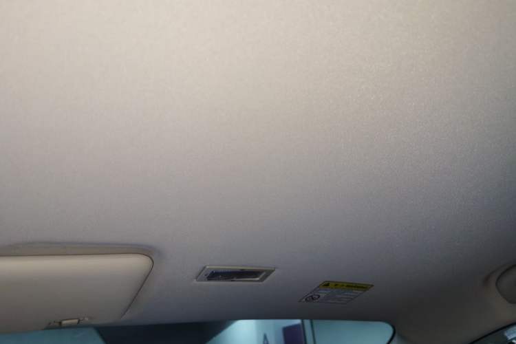 Used Roewe Clever 2021 302 km New Four-Seater Super-Efficient Version Headliner