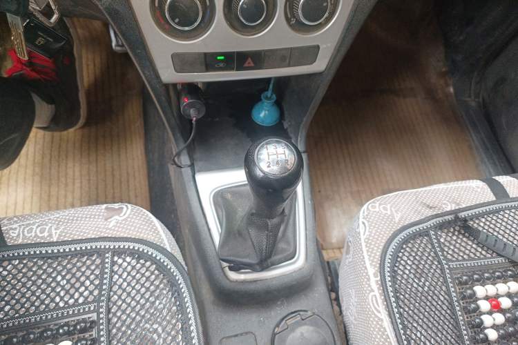 Used CHANGAN KAICHENG Ounuo S 2014 1.5L Base Version Gear Lever