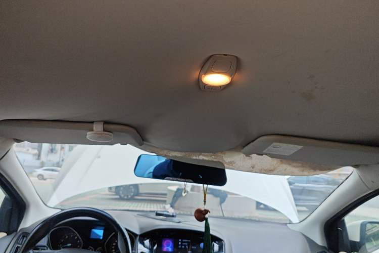 Used Ford Focus 2012 Sedan 1.6L Automatic Comfort Model
