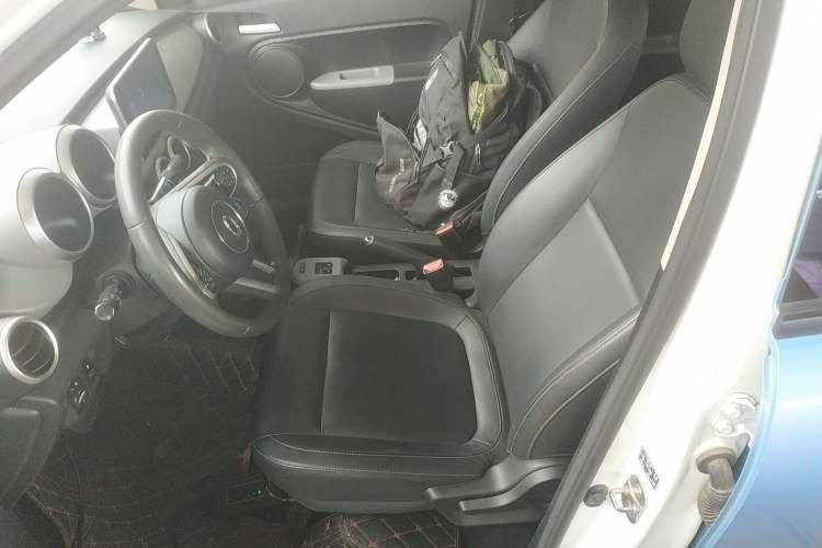 Used ORA Black Cat 2019 351 km Family Edition Left Front Seat