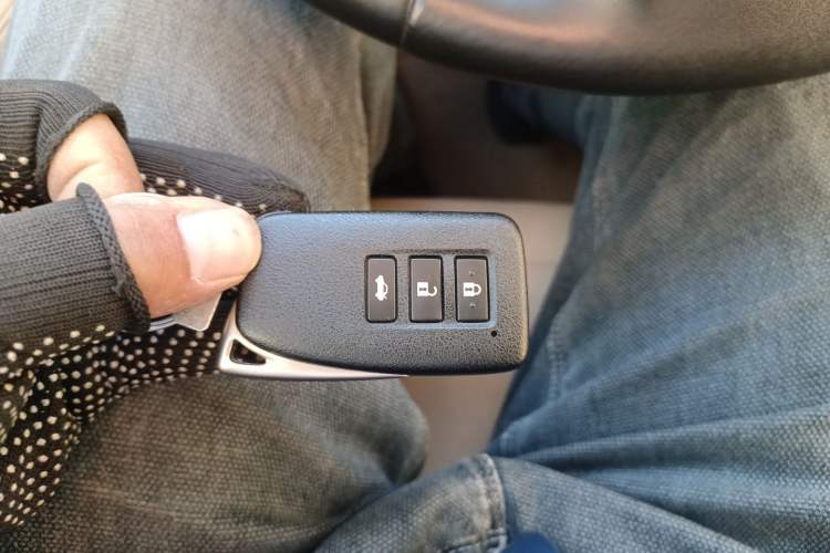 Used Lexus ES 2013 300h Elite Edition