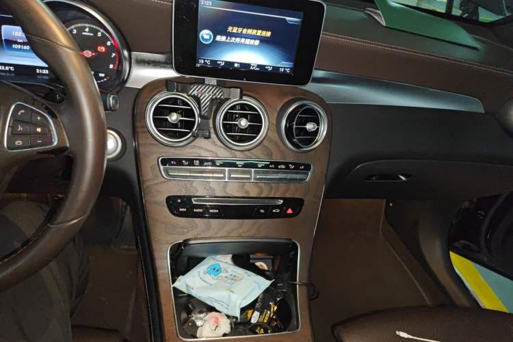 Used Mercedes-Benz GLC 2016 GLC 300 4MATIC Dynamic Model
