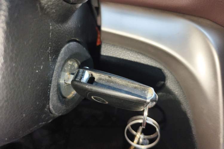 Used Venucia T70X 2015 2.0L CVT SmartFun Sport Edition