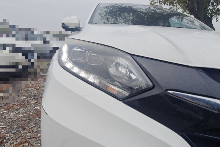 Used Honda Vezel 2017 1.8L CVT Front-Wheel Drive Pioneer Edition Right Front Headlight