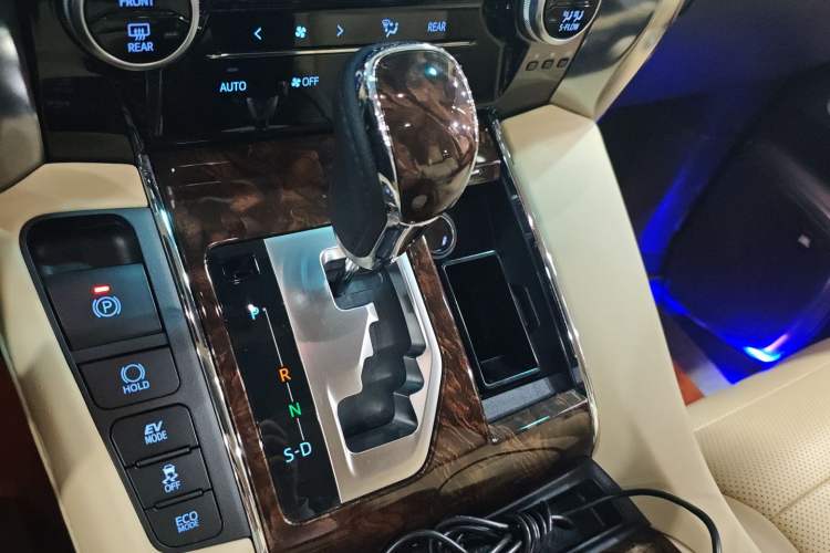 Used Toyota Alphard 2021 Dual-Engine 2.5L Luxury Edition