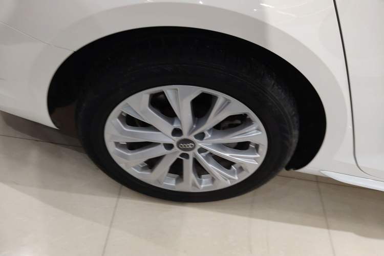 Used Audi A4L 2018 30th Anniversary Edition 40 TFSI Trendy Model Exterior 5