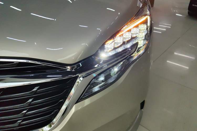 Used Buick GL8 2022 ES Landtrek 653T Flagship Model