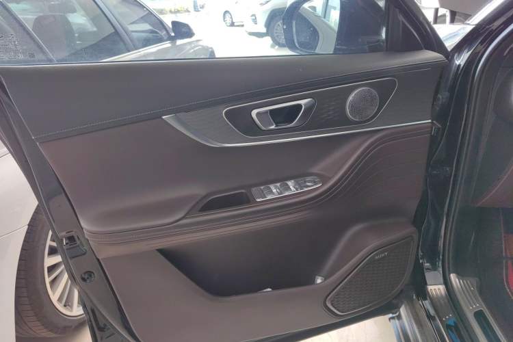 Used Chery Tiggo 8 PRO 2022 390T Two-Wheel Drive Vast Edition 5 Seats