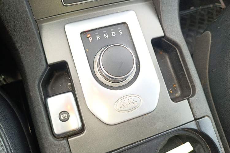 Used Land Rover Discovery 2013 3.0 SDV6 HSE Diesel Edition Gear Lever