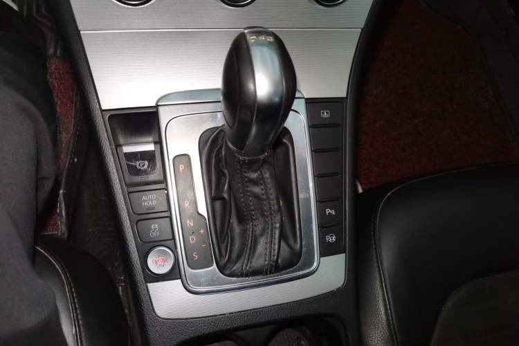 Used Volkswagen Magotan 2013 1.8TSI Prestige Model Gear Lever