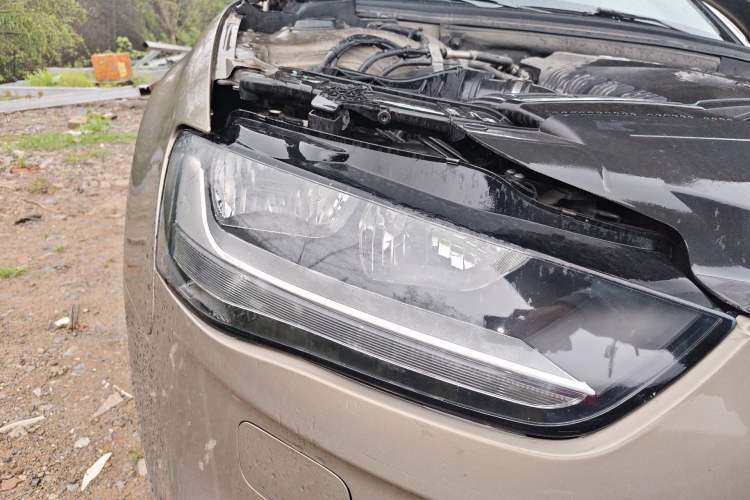 Used Audi A4L 2013 30 TFSI Automatic Comfort Model Right Front Headlight