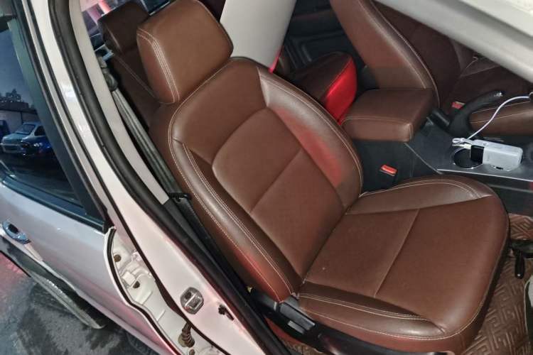 Used JAC T8 2018 2.0T Diesel Two-Wheel Drive Prestige Version Big Double HFC4DB2-1D1
