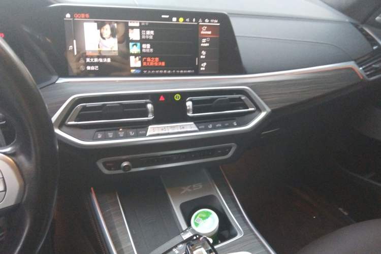 Used BMW X5 2022 xDrive 40Li M Sport Package
