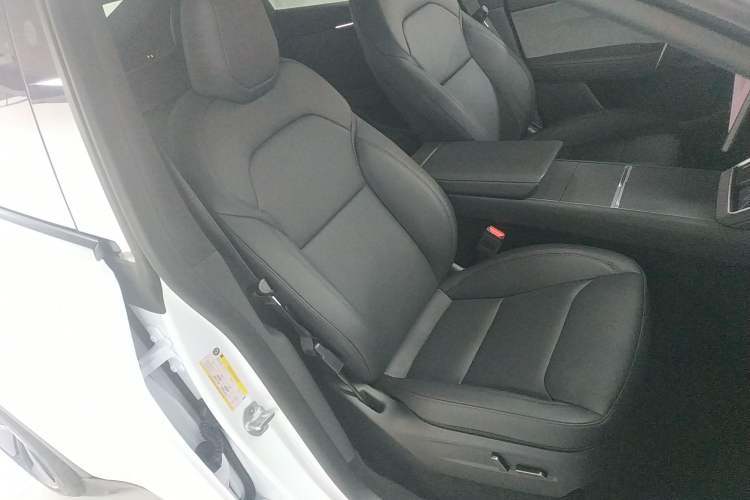 Used Tesla Model Y 2026 Rear-Drive Model