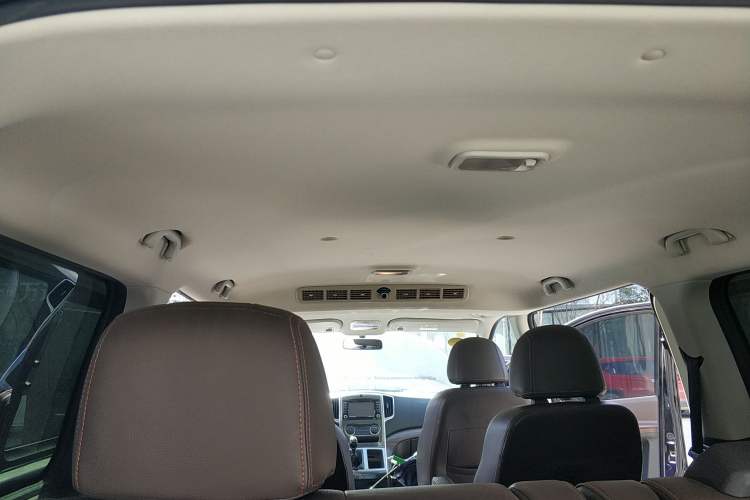 Used FORTHING Lingzhi PLUS 2021 Travel Edition 2.0L Manual Luxury 7-Seater