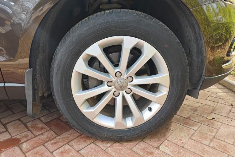 Used Audi Q5 2016 40 TFSI Trendy Edition Right Front Wheel Hub