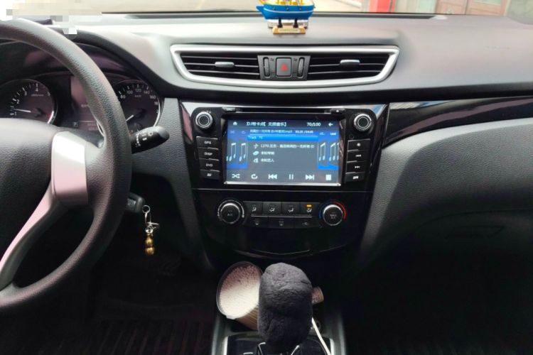 Used Nissan Qashqai 2016 2.0L CVT Elite Edition Audio And AC Panel