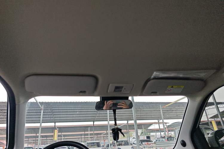 Used CHANGAN NEVO Lumin 2022 155 km – Refreshingly Sweet Edition Headliner