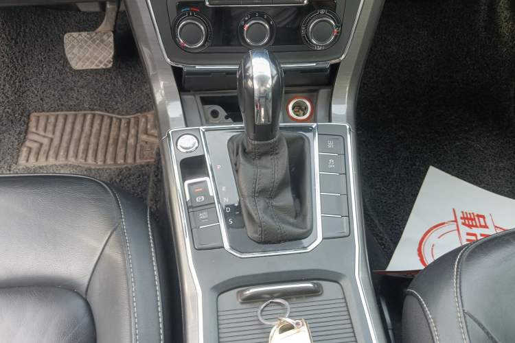 Used Volkswagen Passat 2017 330TSI DSG Luxury Edition
