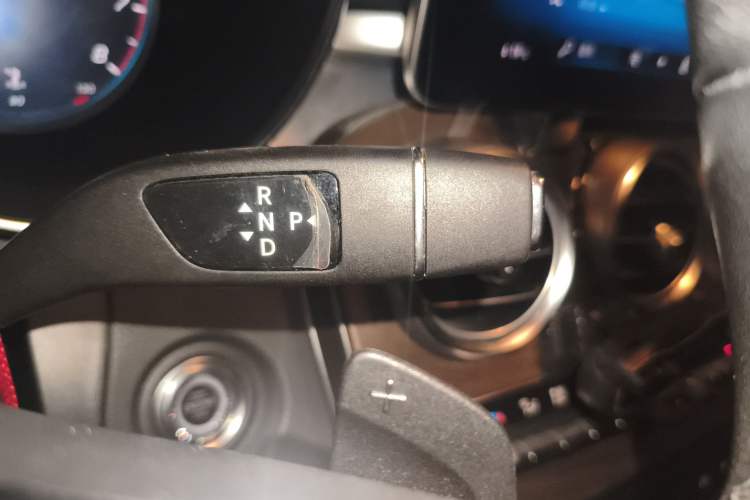 Used Mercedes-Benz GLC 2020 GLC 260 L 4MATIC Luxury Model Gear Lever