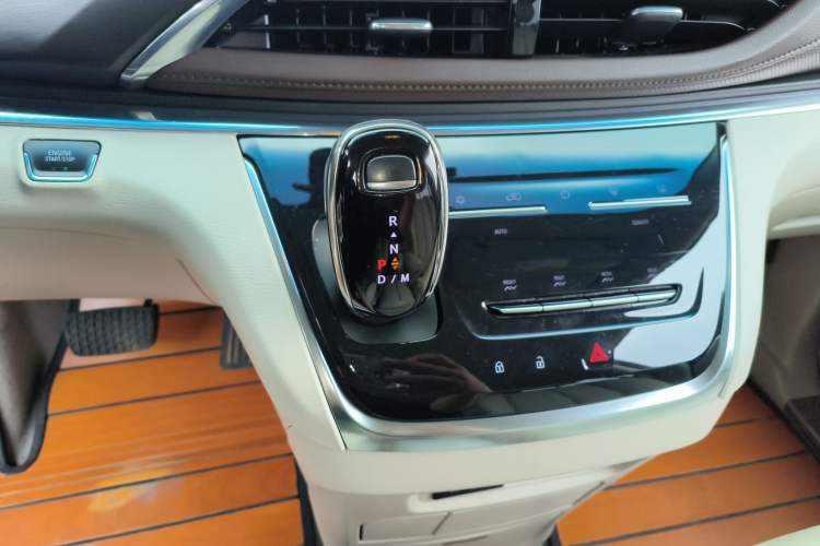 Used Buick GL8 2023 Land Executive Class Smart Enjoyment Model