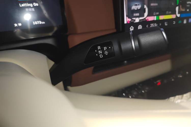 Used ORA Good Cat 2025 Model, 430 km Prestige Version
