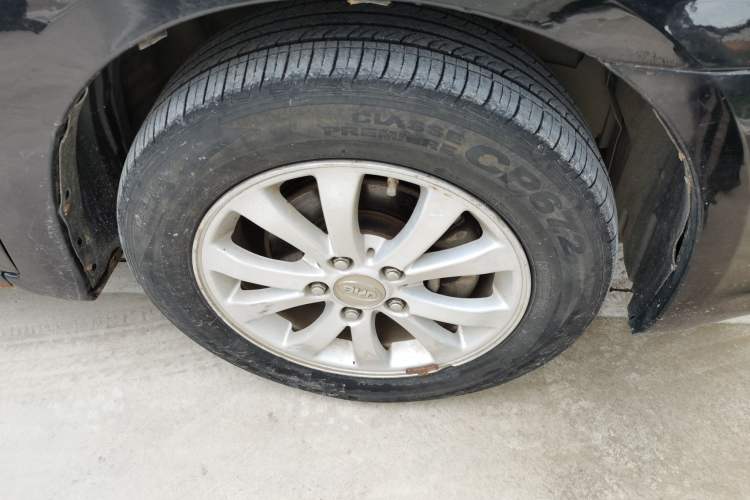 Used BYD G6 2013 2.0L Manual Luxury Version