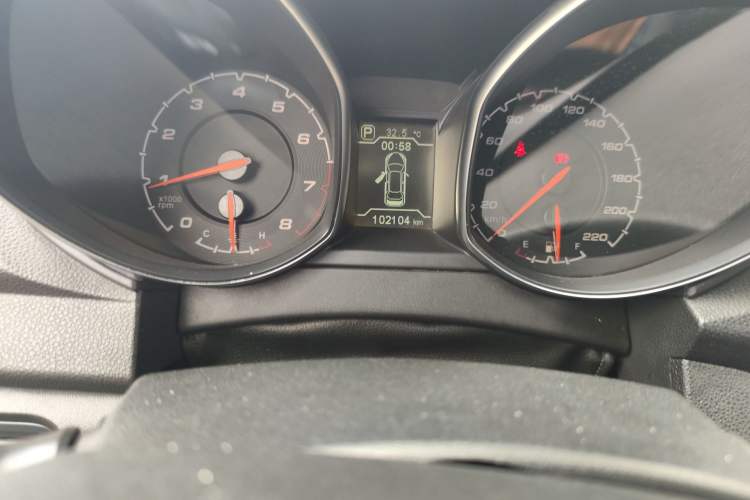 Used Chery Tiggo 5 2014 2.0L CVT Family Deluxe Edition Odometer Close Up