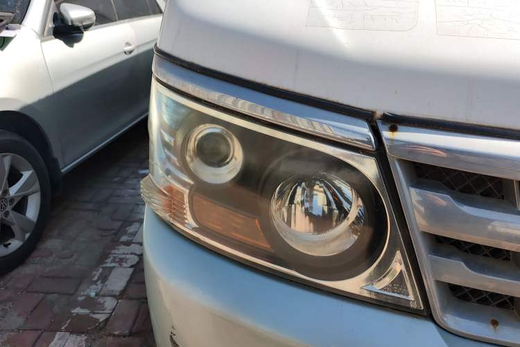 Used Jinbei Hiace 2011 2.5T Fifth-Generation Entrepreneur Edition Luxury Version YC4FB90-36